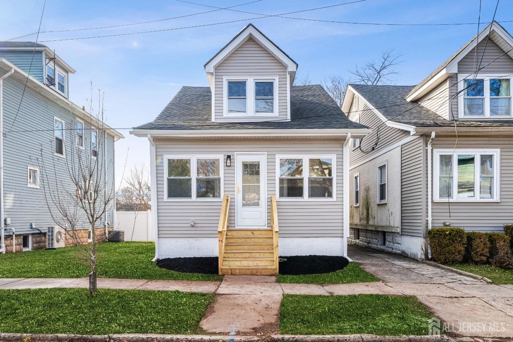 38 S 6th S Avenue, Highland Park, NJ 08904