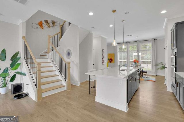 820 Fair View Circle, Roswell, GA 30076