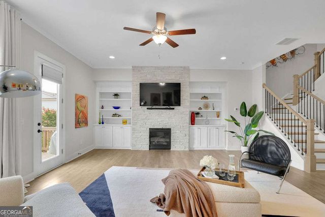 820 Fair View Circle, Roswell, GA 30076