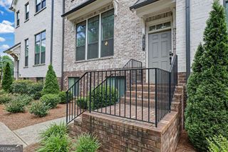 820 Fair View Circle, Roswell, GA 30076