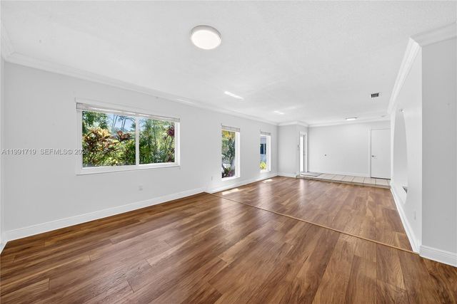 10142 SW 79th Ave, Miami, FL 33156