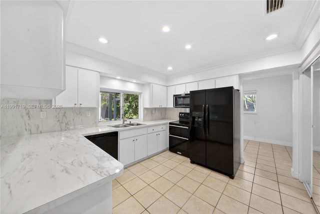 10142 SW 79th Ave, Miami, FL 33156