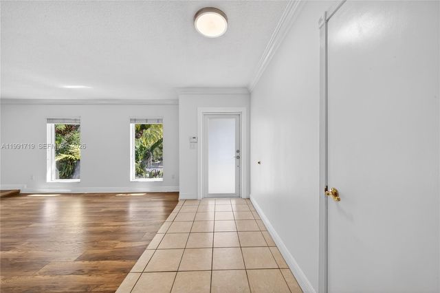 10142 SW 79th Ave, Miami, FL 33156