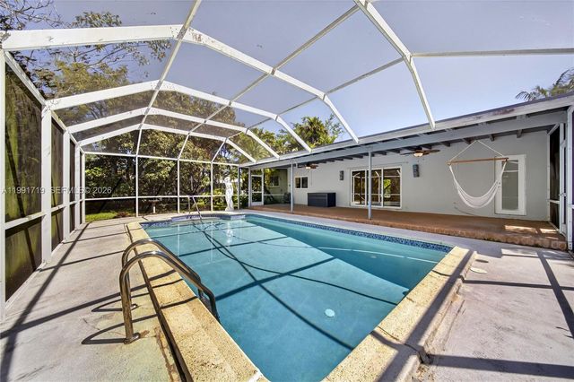 10142 SW 79th Ave, Miami, FL 33156