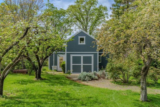 10690 White Oak Rd, Plymouth, CA 95669