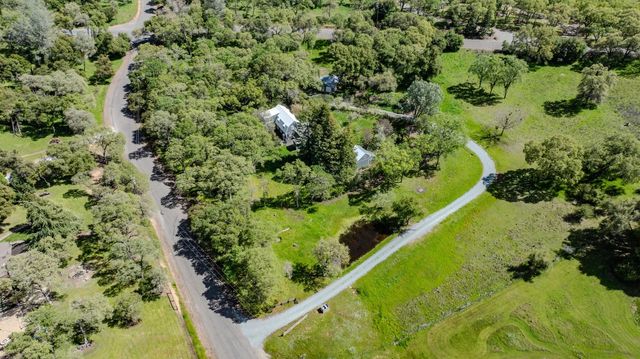 10690 White Oak Rd, Plymouth, CA 95669