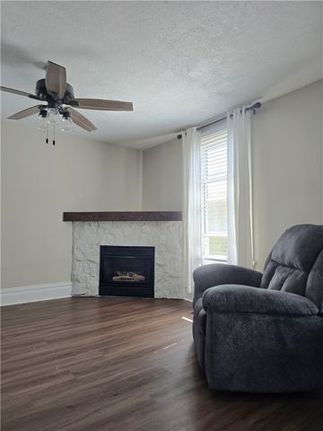 140 E Brewster Road, Center Twp, PA 16001