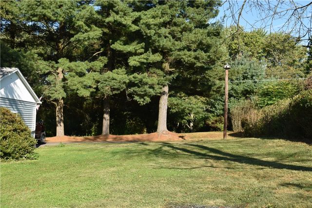 140 E Brewster Road, Center Twp, PA 16001