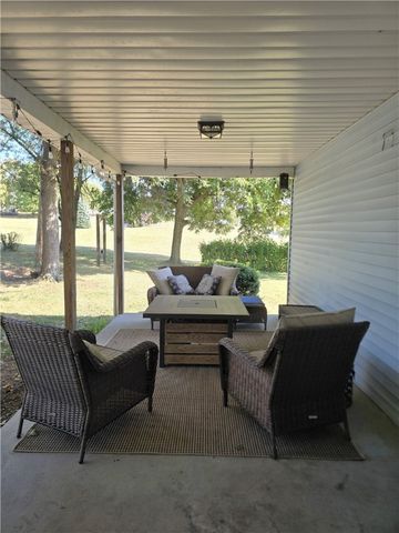 140 E Brewster Road, Center Twp, PA 16001