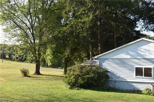 140 E Brewster Road, Center Twp, PA 16001