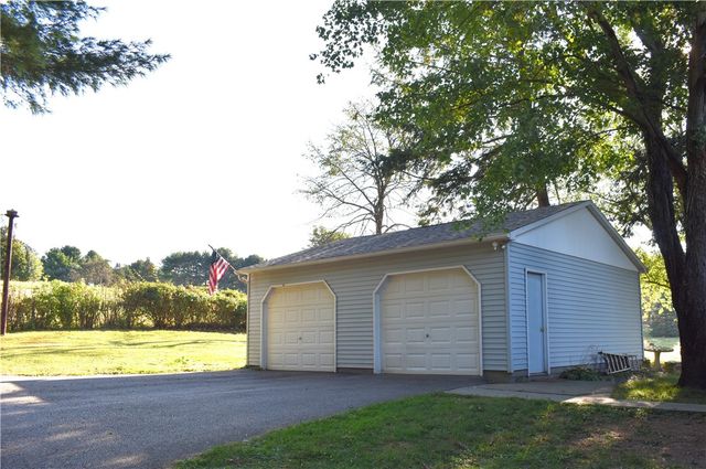 140 E Brewster Road, Center Twp, PA 16001