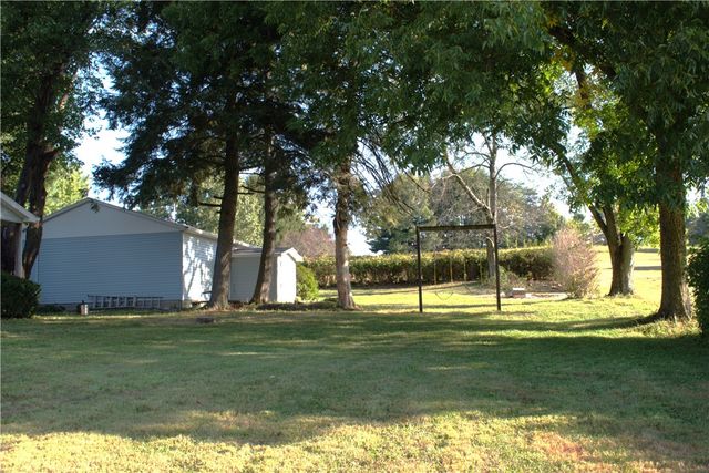 140 E Brewster Road, Center Twp, PA 16001