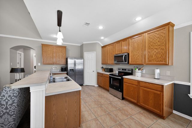 1006 Diane Street, Aubrey, TX 76227