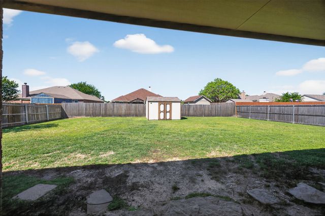 1006 Diane Street, Aubrey, TX 76227