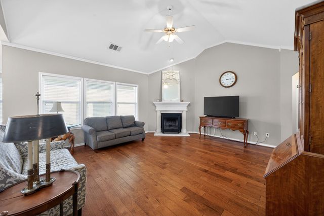 1006 Diane Street, Aubrey, TX 76227