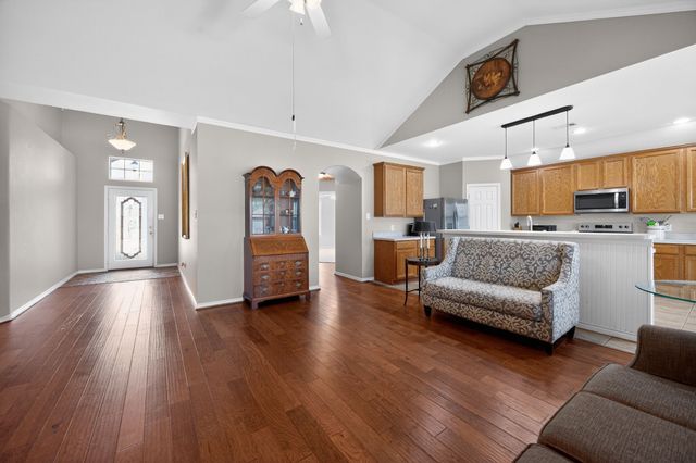 1006 Diane Street, Aubrey, TX 76227