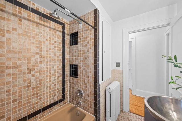 2923 Russell Avenue N, Minneapolis, MN 55411