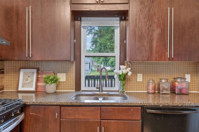 2923 Russell Avenue N, Minneapolis, MN 55411