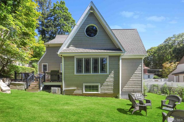 10 Grandview Avenue, Pleasantville, NY 10570