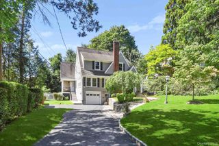 10 Grandview Avenue, Pleasantville, NY 10570