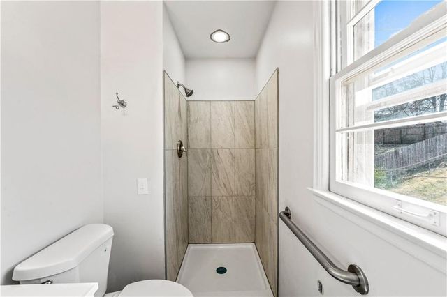 5229 Lakewood Street, Kansas City, KS 66106