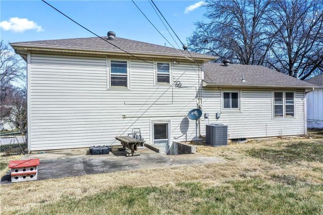 5229 Lakewood Street, Kansas City, KS 66106