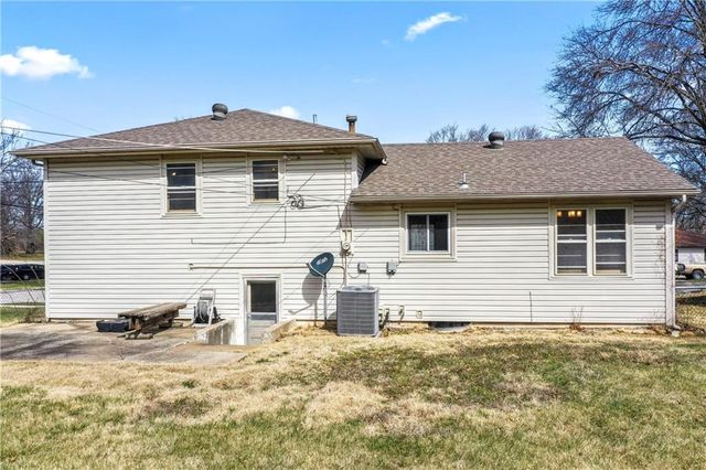 5229 Lakewood Street, Kansas City, KS 66106