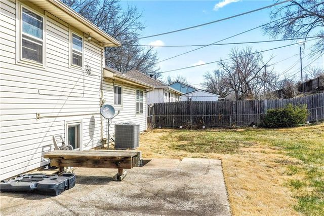 5229 Lakewood Street, Kansas City, KS 66106