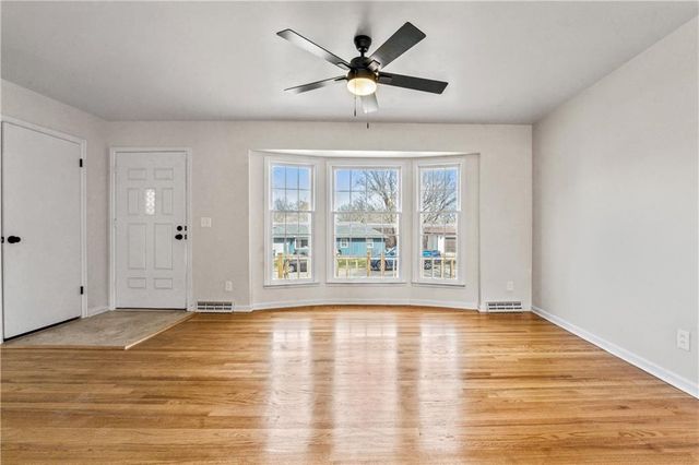 5229 Lakewood Street, Kansas City, KS 66106