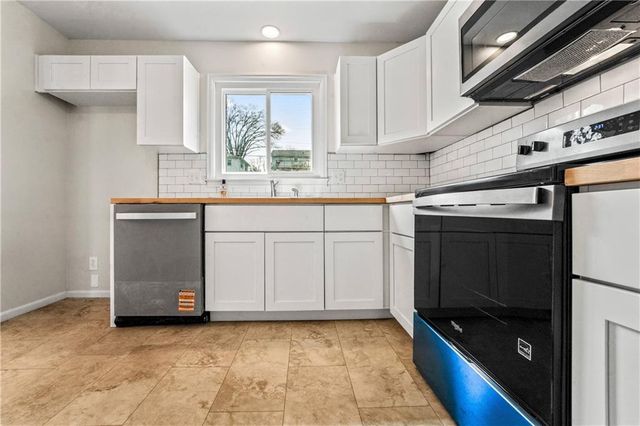 5229 Lakewood Street, Kansas City, KS 66106