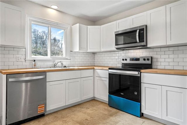 5229 Lakewood Street, Kansas City, KS 66106