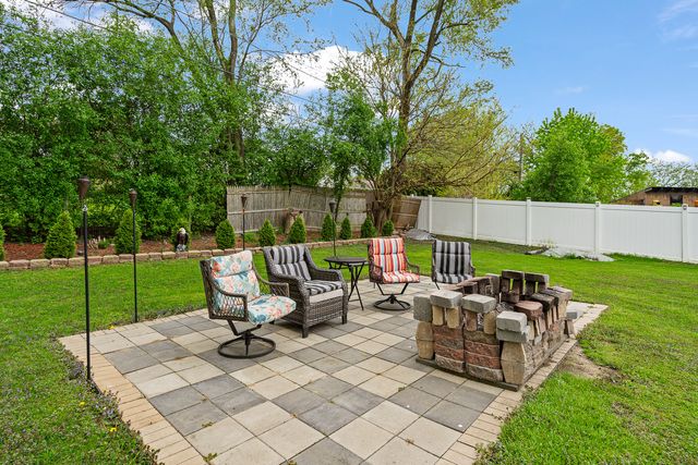 698 Thornton Street, Lockport, IL 60441
