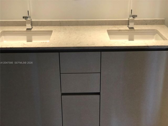 1010 Brickell Ave 3709, Miami, FL 33131