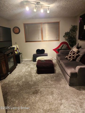 4414 Amelia Ct, Louisville, KY 40241