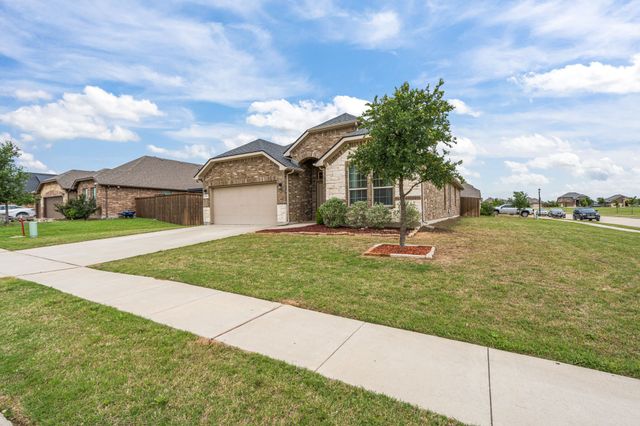 1443 Fox Hollow Road, Krum, TX 76249