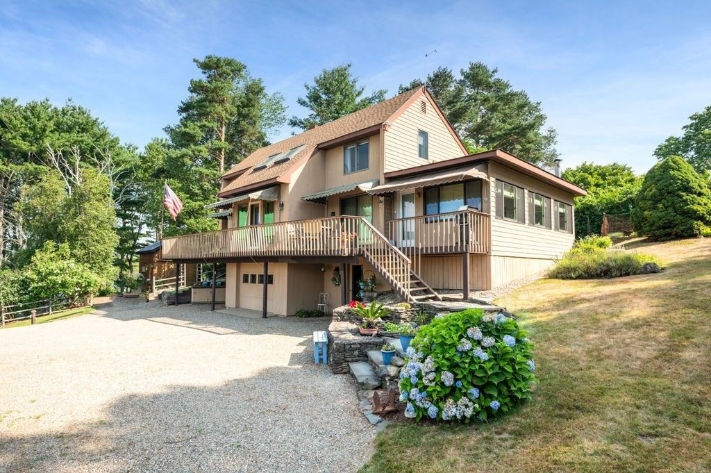 22 Little Neck Rd, Ipswich, MA 01938