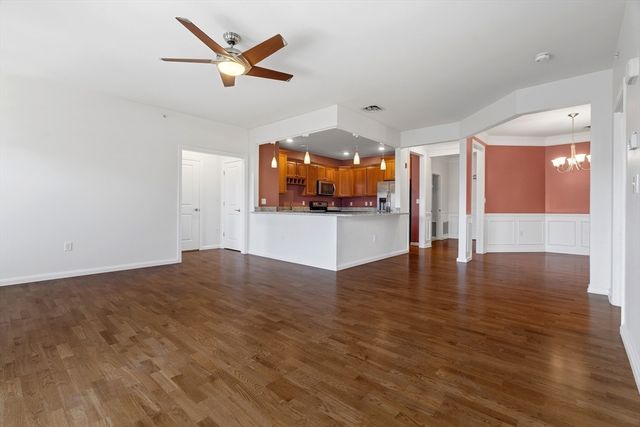 23 Augustus Court 4003, Reading, MA 01867