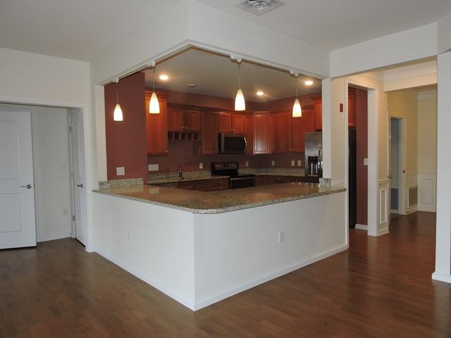 23 Augustus Court 4003, Reading, MA 01867