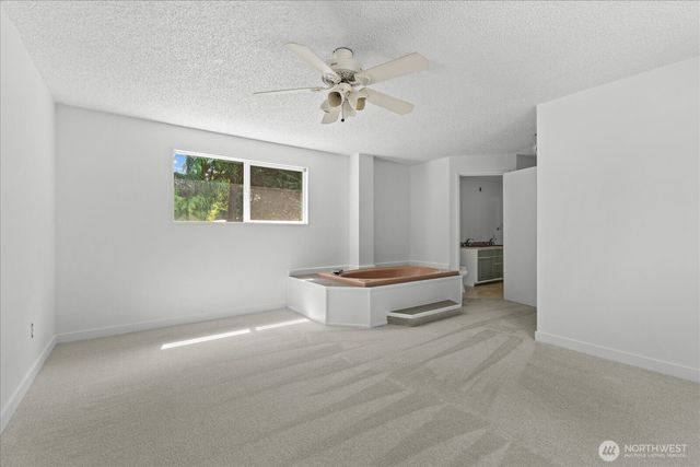 9121 NE 143rd Place, Kirkland, WA 98034