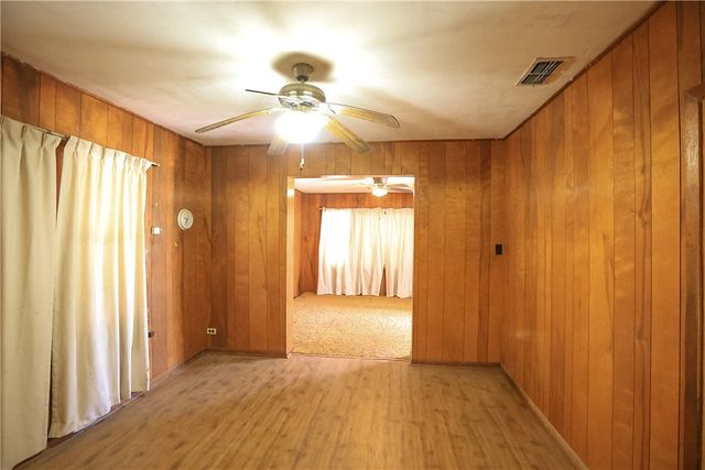 305 N Perez, San Diego, TX 78384