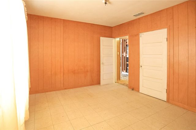 305 N Perez, San Diego, TX 78384