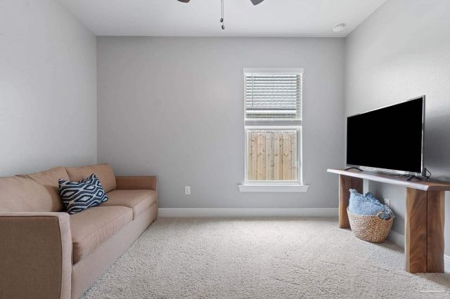 5701 Oak Haven Ln, Gulf Breeze, FL 32563