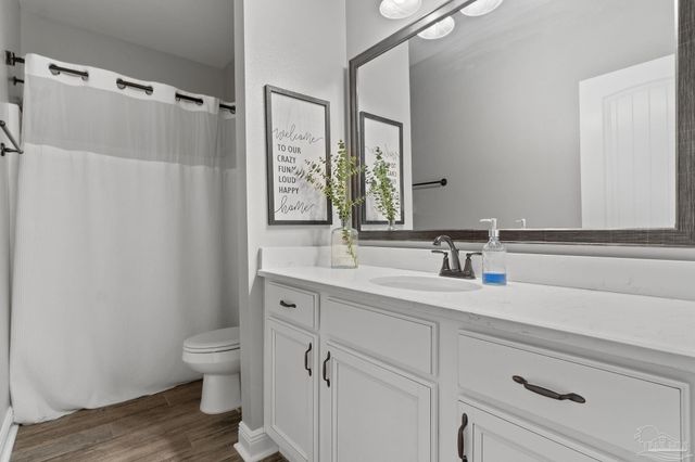 5701 Oak Haven Ln, Gulf Breeze, FL 32563