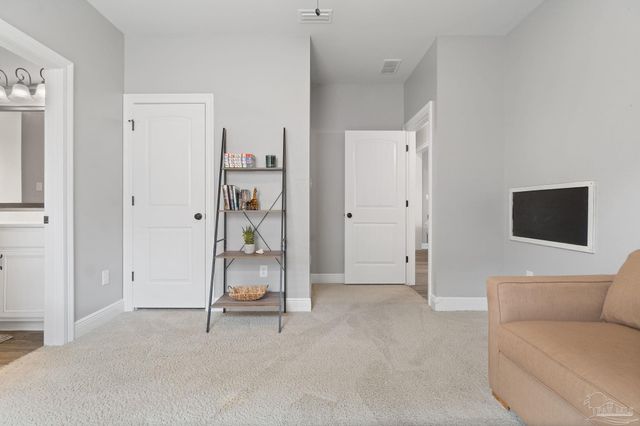 5701 Oak Haven Ln, Gulf Breeze, FL 32563