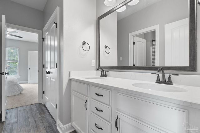 5701 Oak Haven Ln, Gulf Breeze, FL 32563