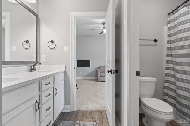 5701 Oak Haven Ln, Gulf Breeze, FL 32563