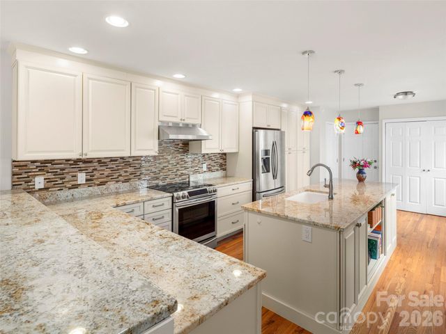 103 Parkway Court, Asheville, NC 28803
