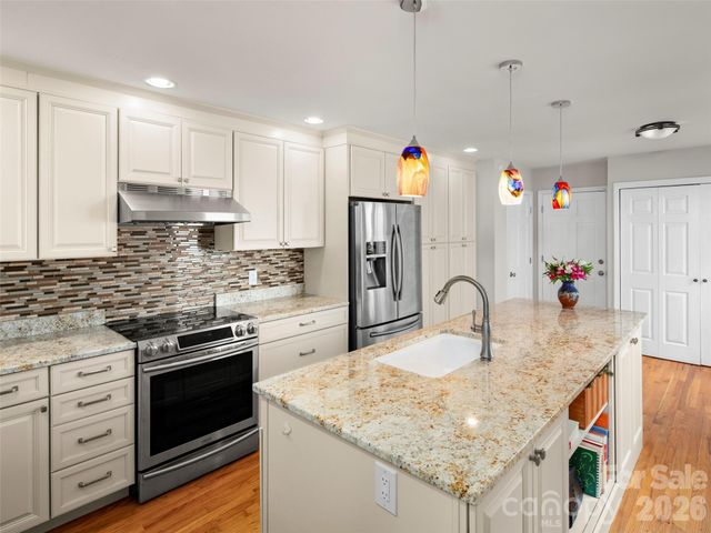 103 Parkway Court, Asheville, NC 28803