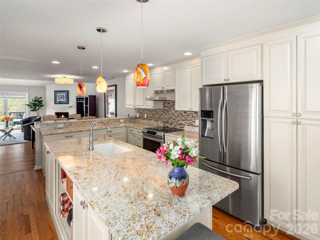 103 Parkway Court, Asheville, NC 28803