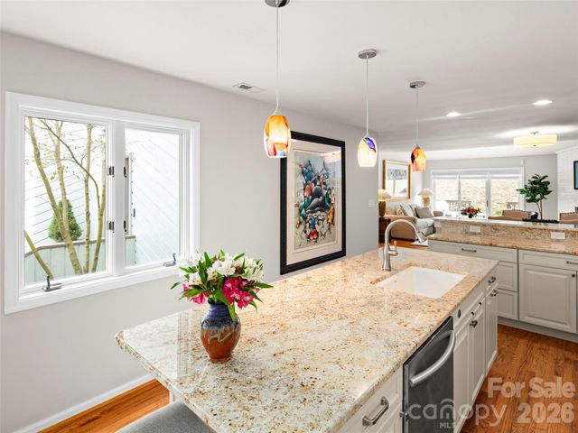 103 Parkway Court, Asheville, NC 28803